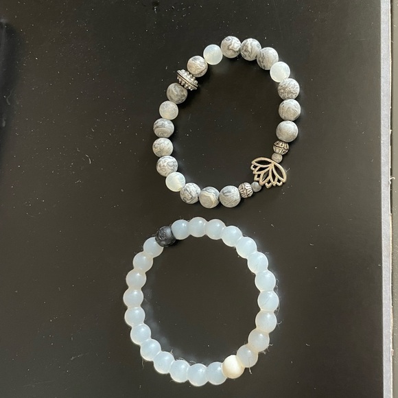 Classic Lokai bracelet & Lotus flower bracelet bundle - Picture 3 of 5